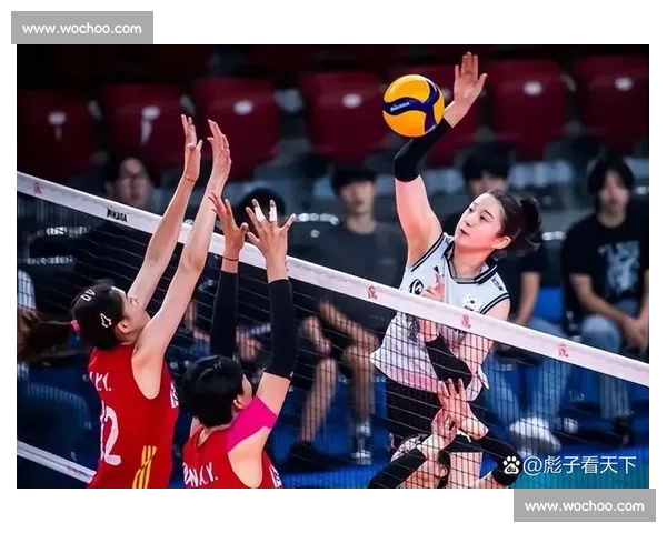 今晚中国女排激情对决，为荣耀而战全力拼搏力争胜利