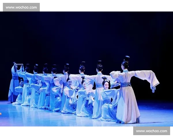 国际芭蕾舞大赛：全球顶级舞者同台竞技展现艺术魅力与技艺风采